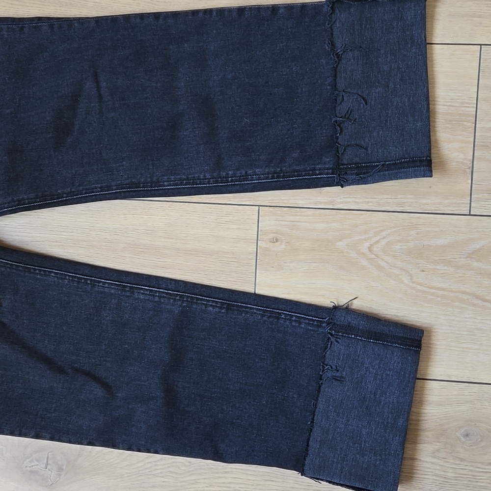 Aritzia Black Straight Leg Women’s Jeans - Picture 6 of 12